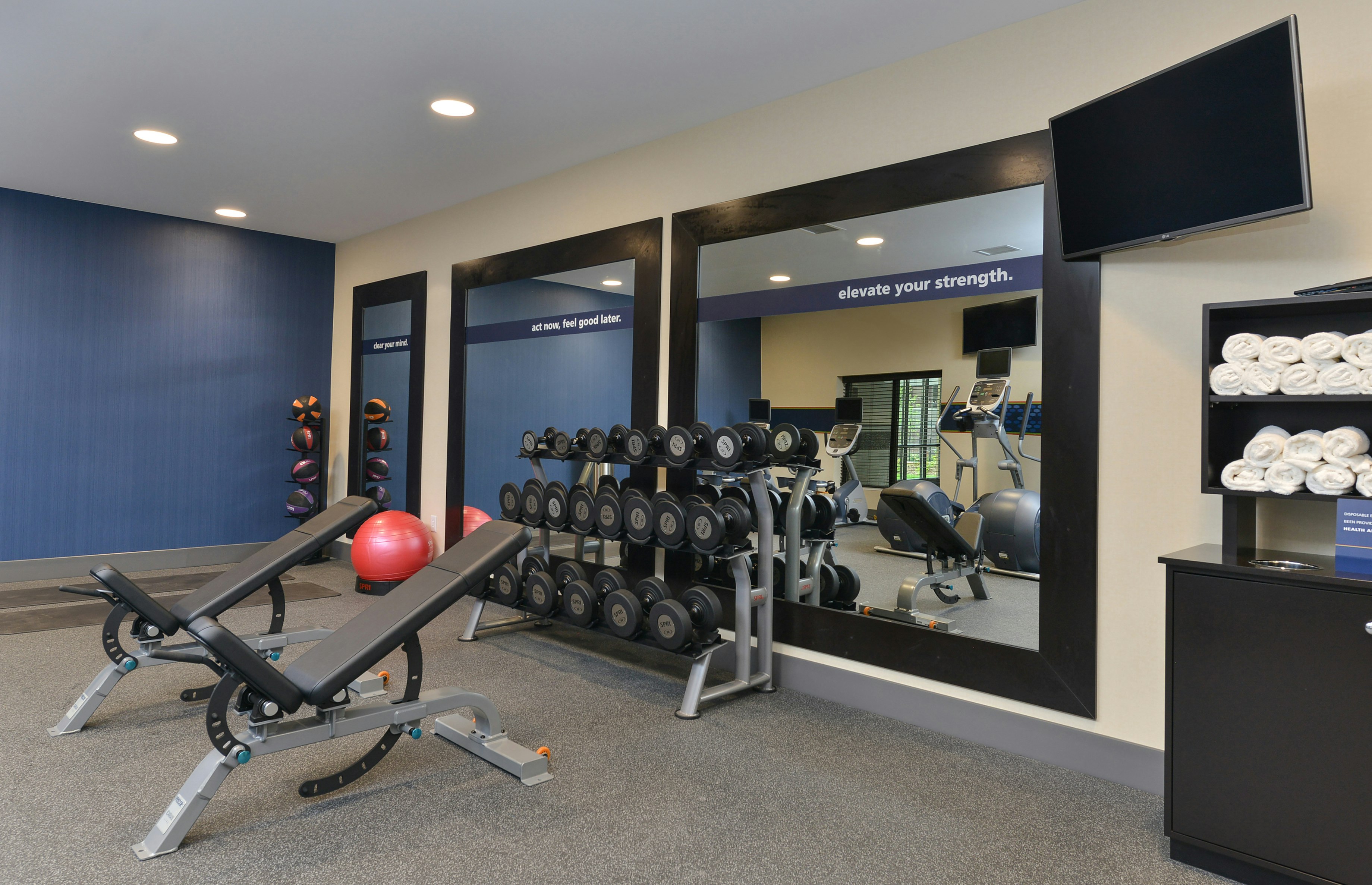Hampton Inn Suites Des Moines Downtown 23/43