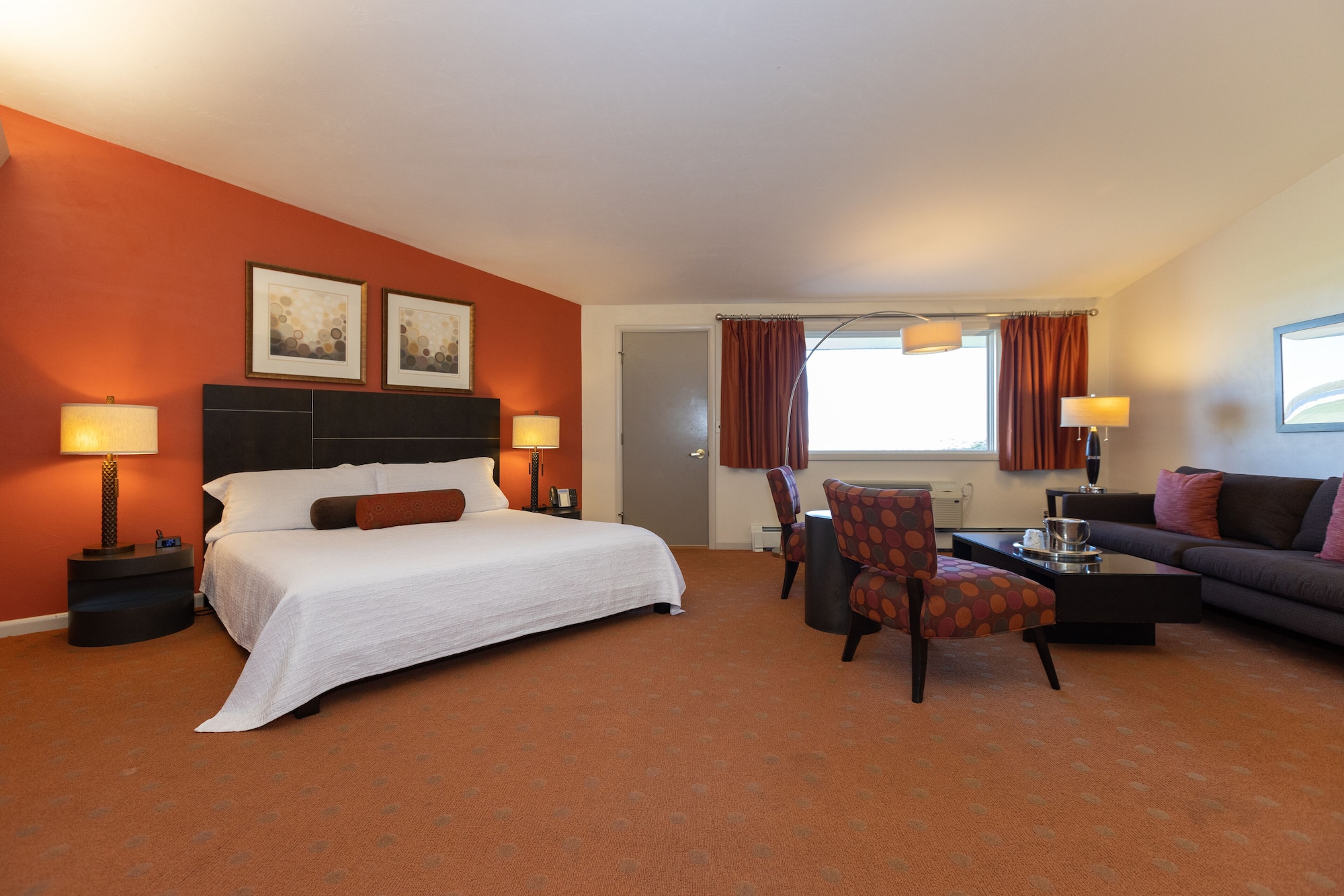 Deluxe, Lodge, King Bed