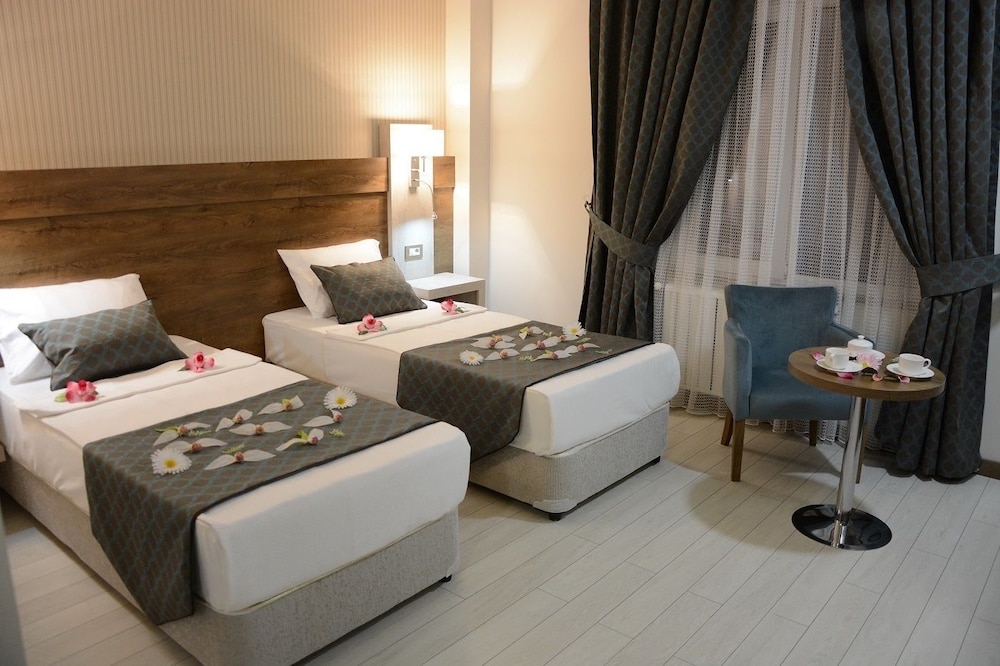 WHITE STAR HOTEL 11/49