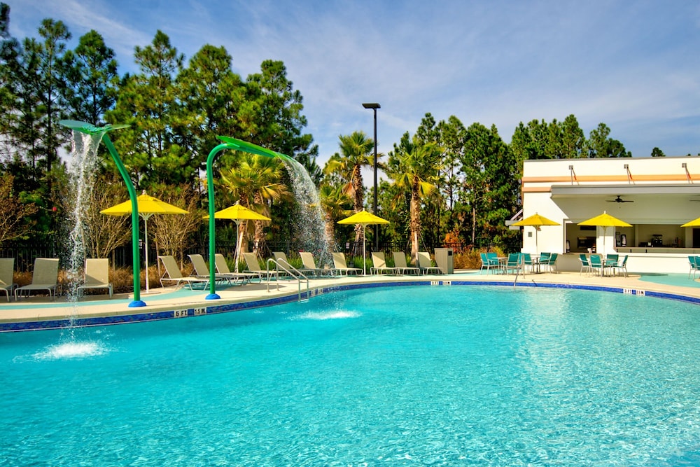 Fairfield Inn & Suites by Marriott Orlando at Flamingo Crossings Town Center 36/41