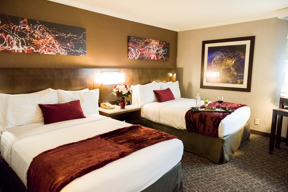 Holiday Inn Long Beach Airport 26/69