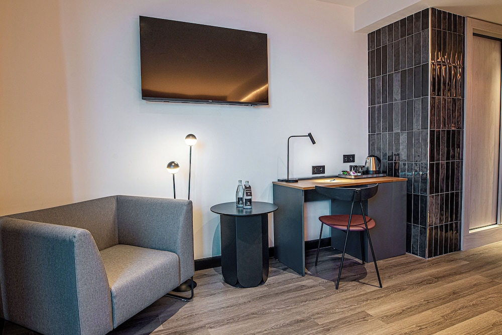 Silken Saaj Maar - Adults Only 38/56