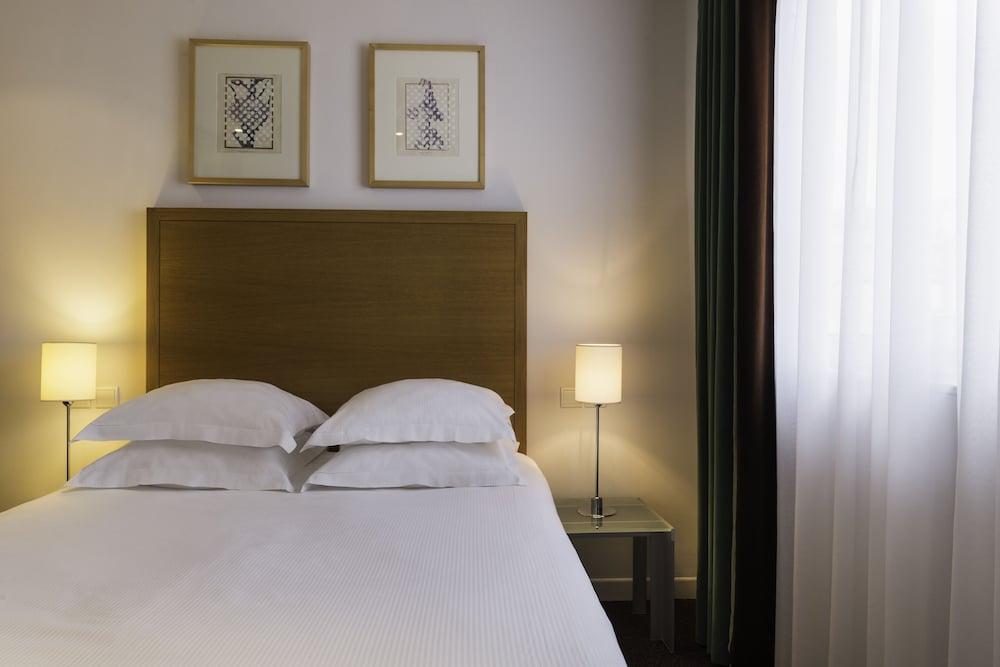 ROOM, SINGLE, DOUBLE BED