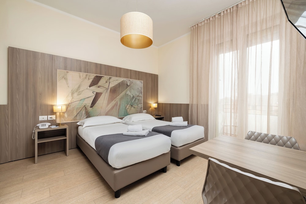 ROOM, TWIN BEDS