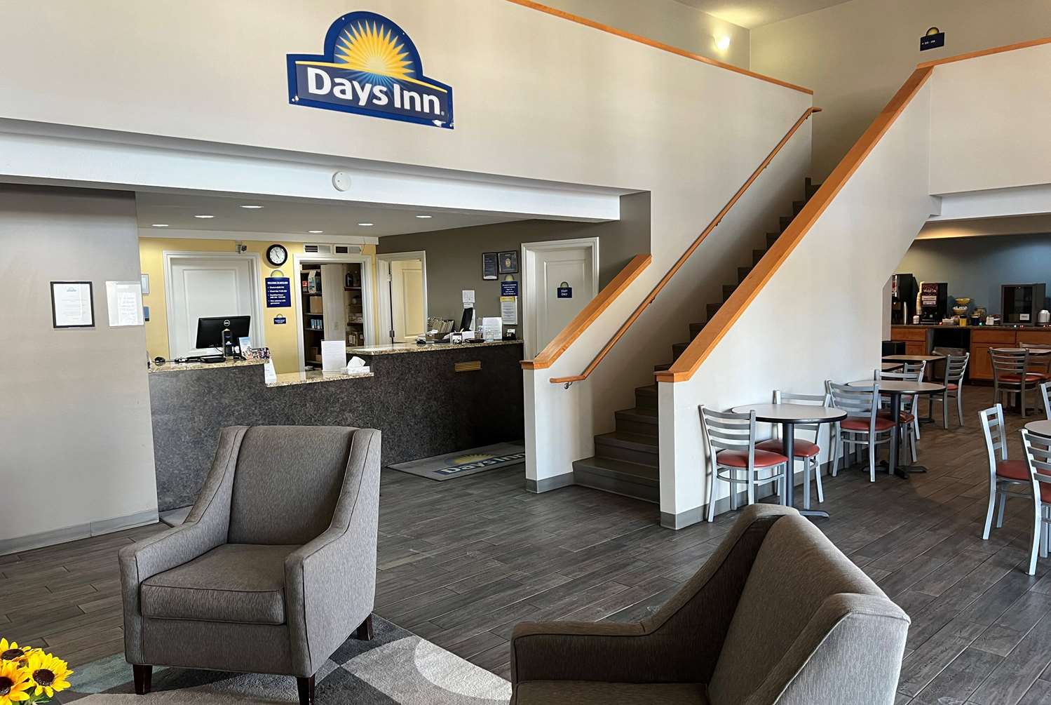 Days Inn By Wyndham Hays 28/43