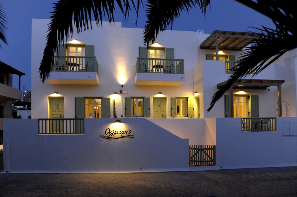 Almyris Hotel 3/41