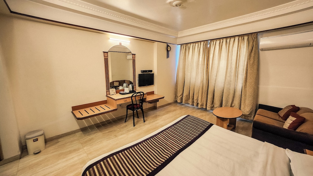 HOTEL ROYAL PALACE 40/54