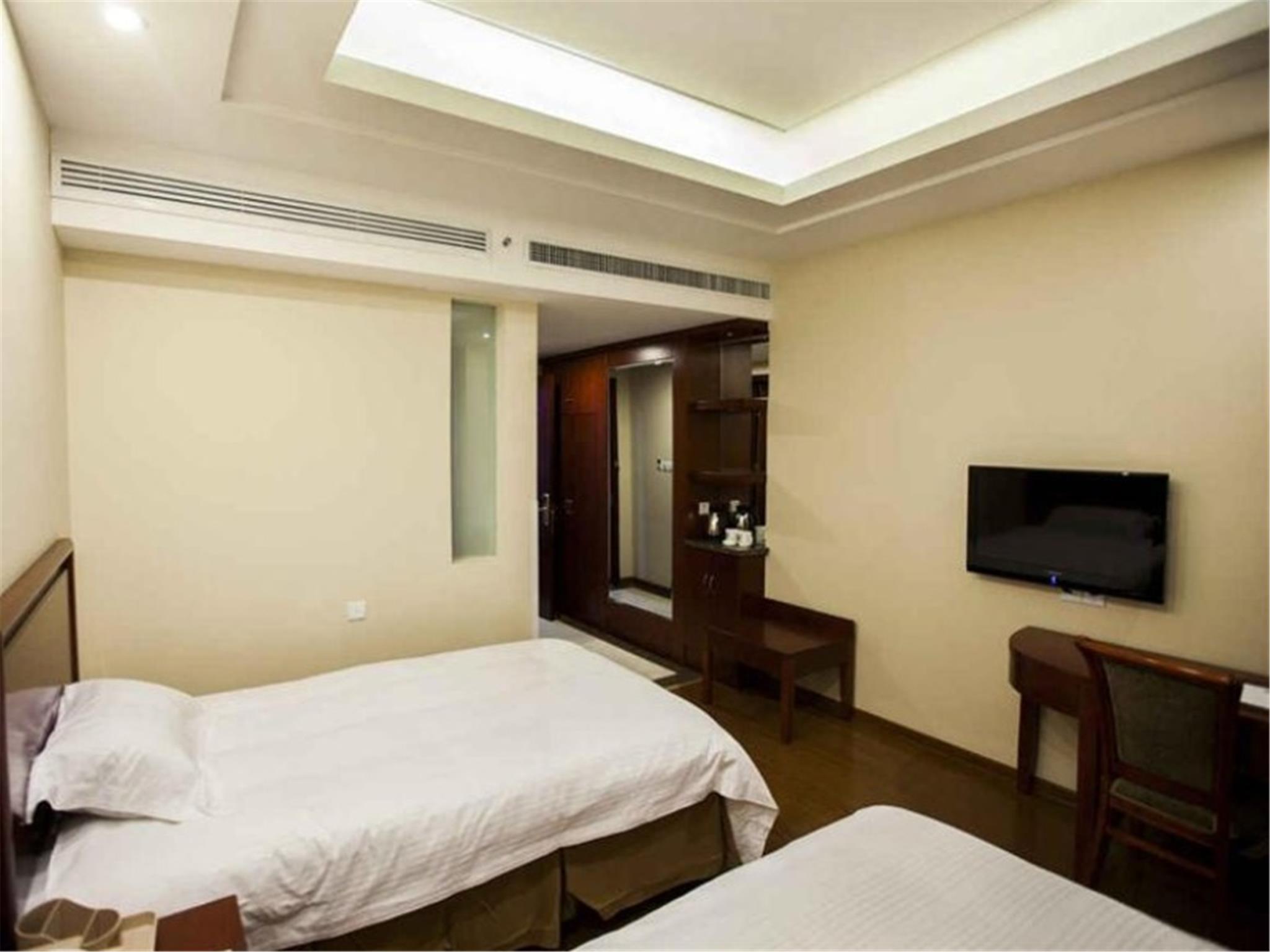 Garden, Twin Beds
