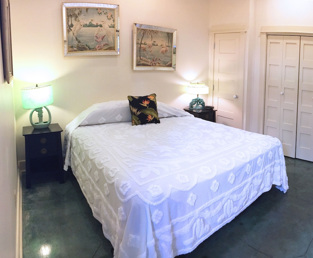 DELUXE, FLAT, APARTMENT