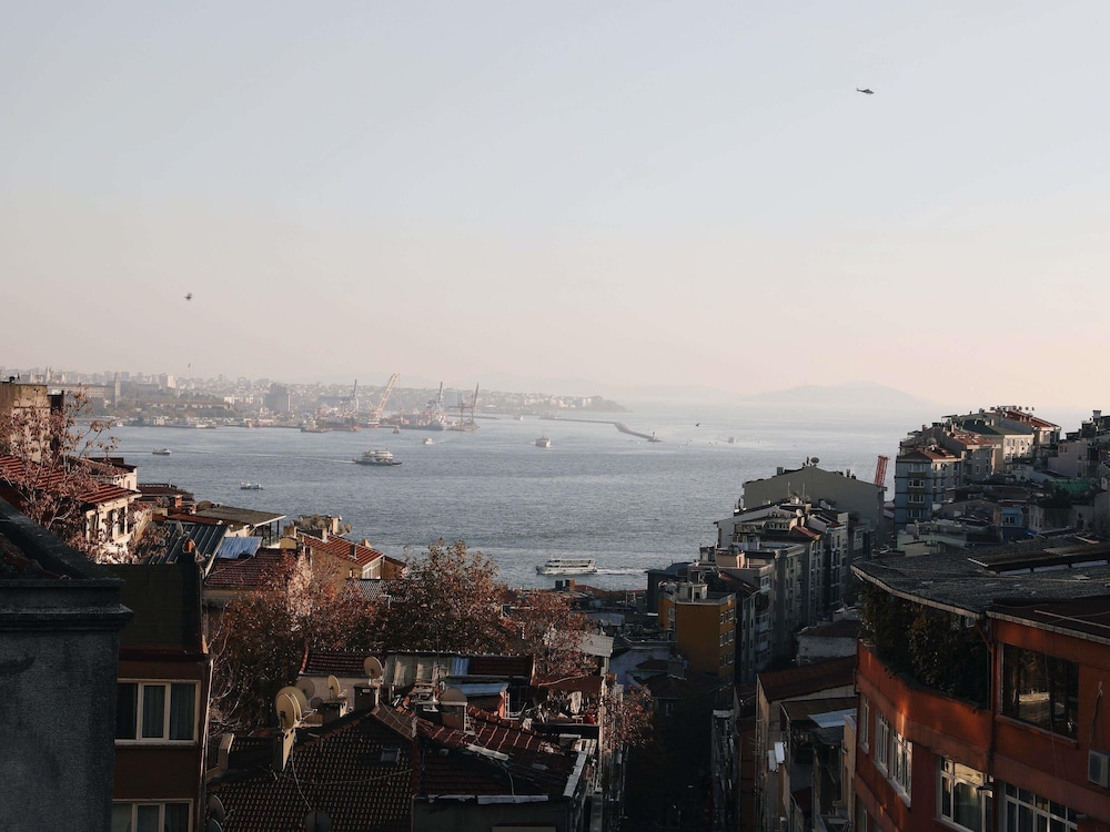 Sofitel Istanbul Taksim Hotel 66/67