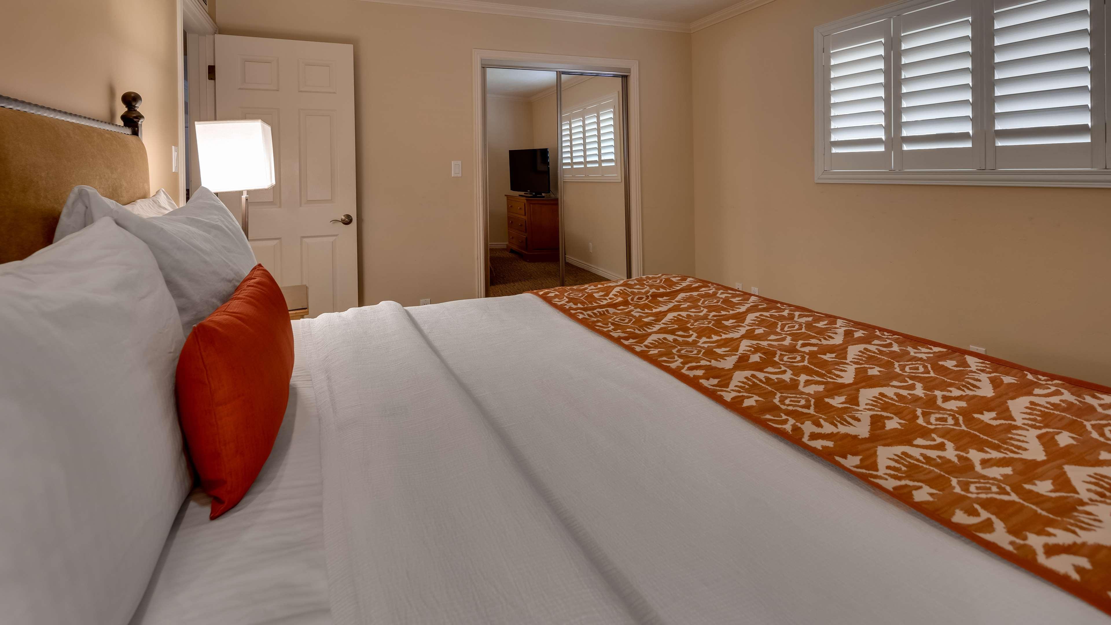 2 Bedrooms, Cottage, Suite, King and Queen Bed