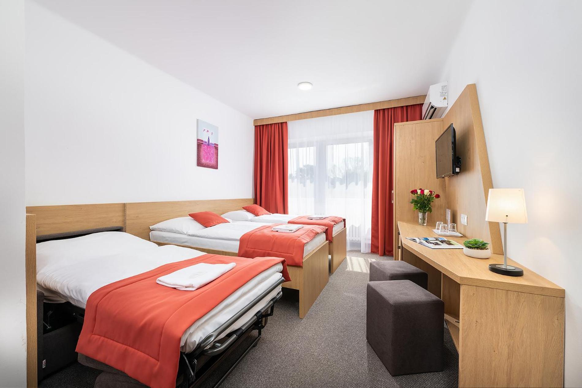 Deluxe, Double or Twin Bed, with Extra Bed