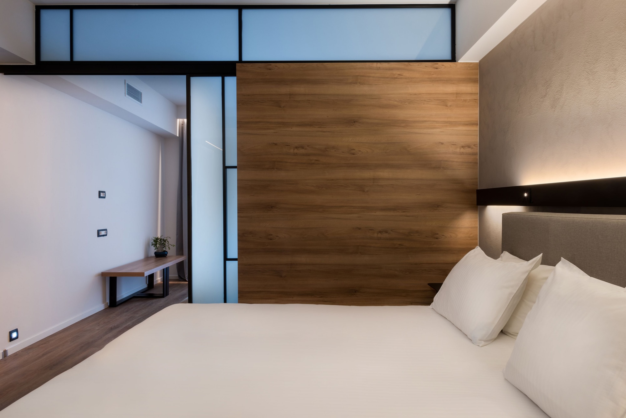 Junior Suite, 1 Double and 1 Single Bed, Pool Access