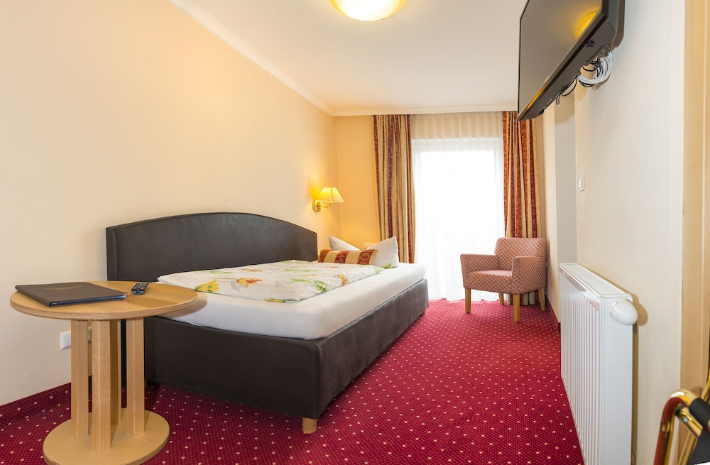 Hotel Schneeberger 26/75