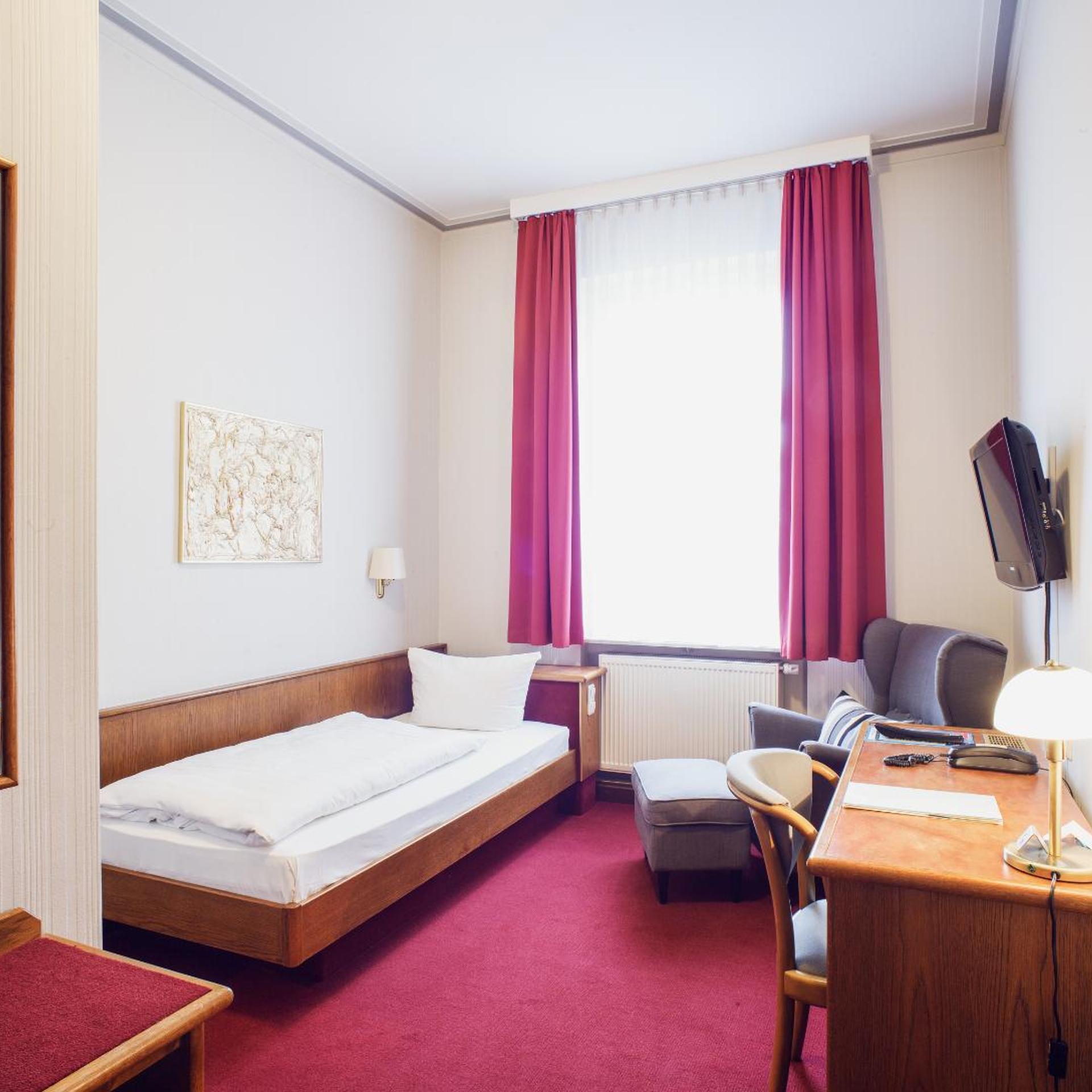 Hotel Schwarzer Bar Jena 17/50