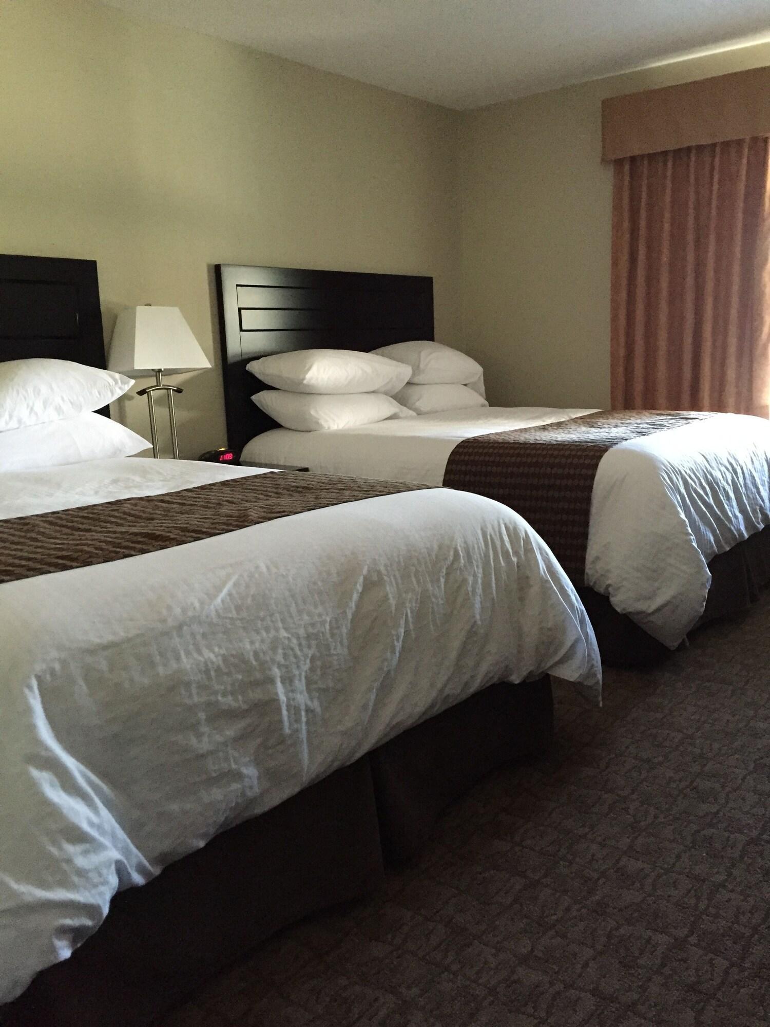 Econo Lodge Okotoks 12/17