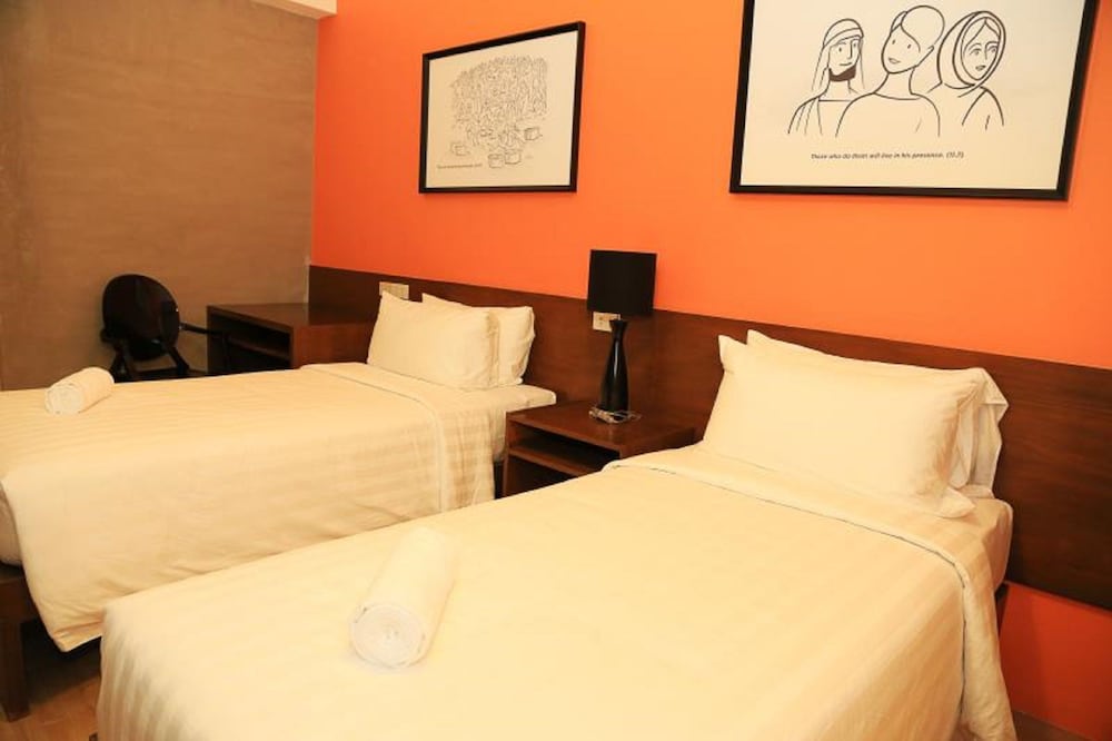 BIG Hotel 16/66