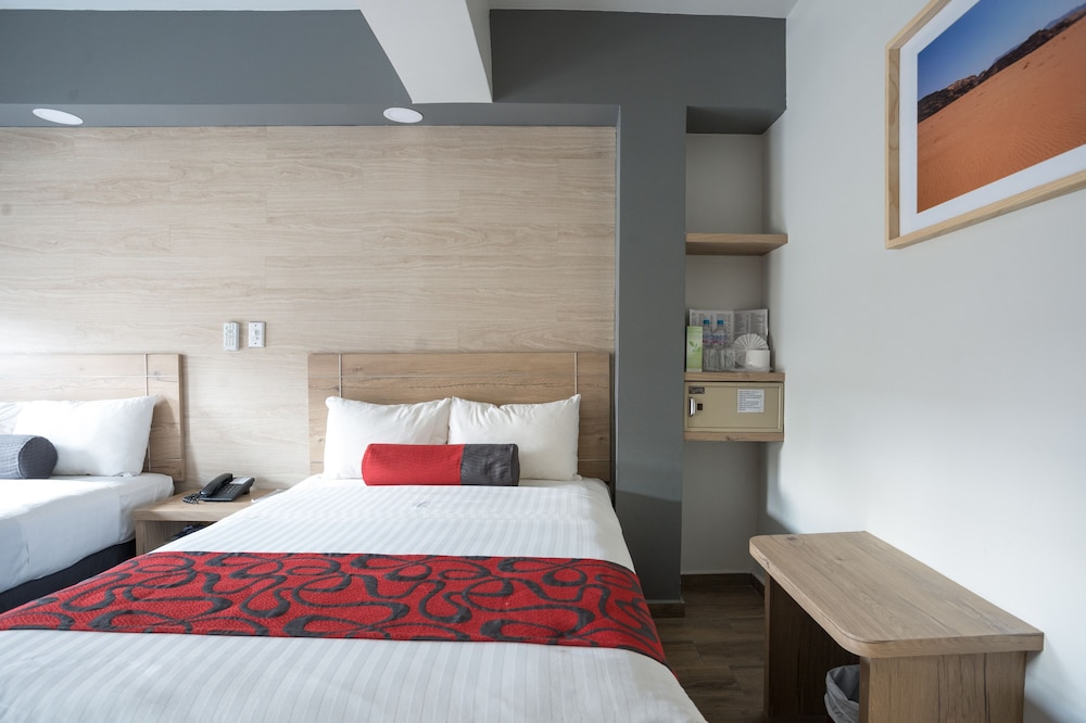 Hotel Roble 15/38
