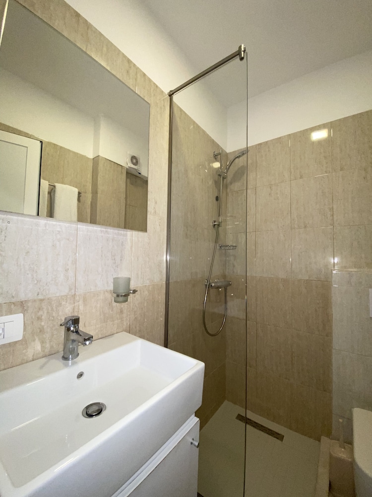 Atrium Deluxe Resort 59/62