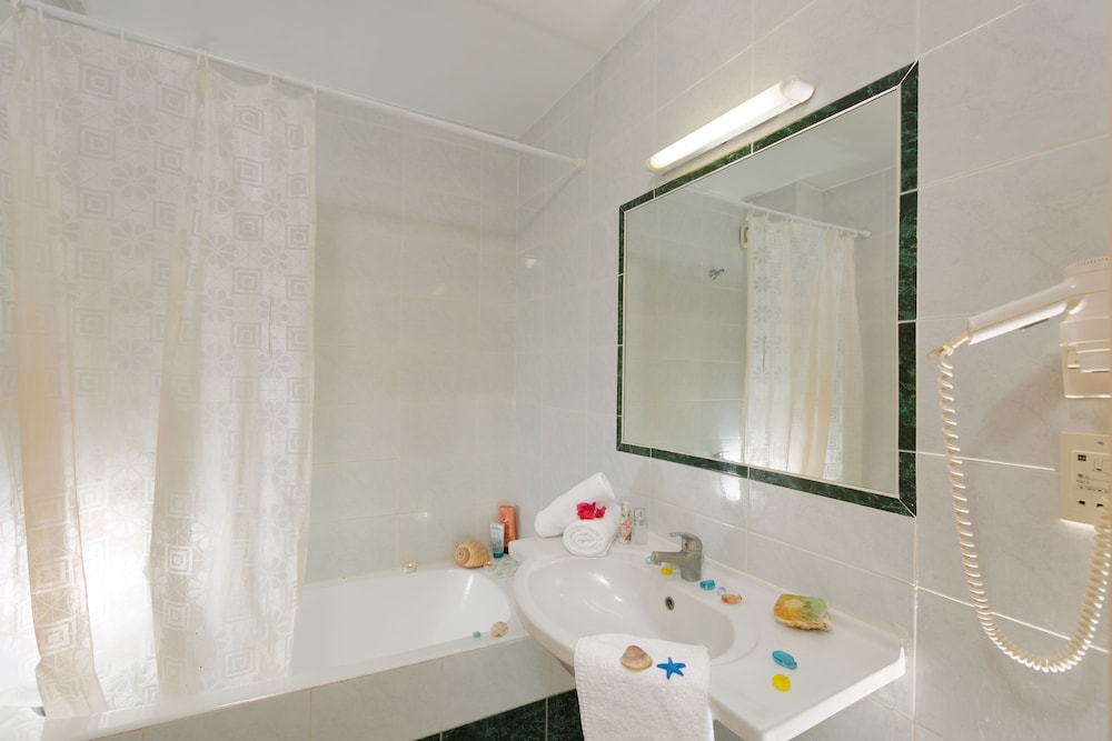 Agrabella Hotel Adults Only 40/71