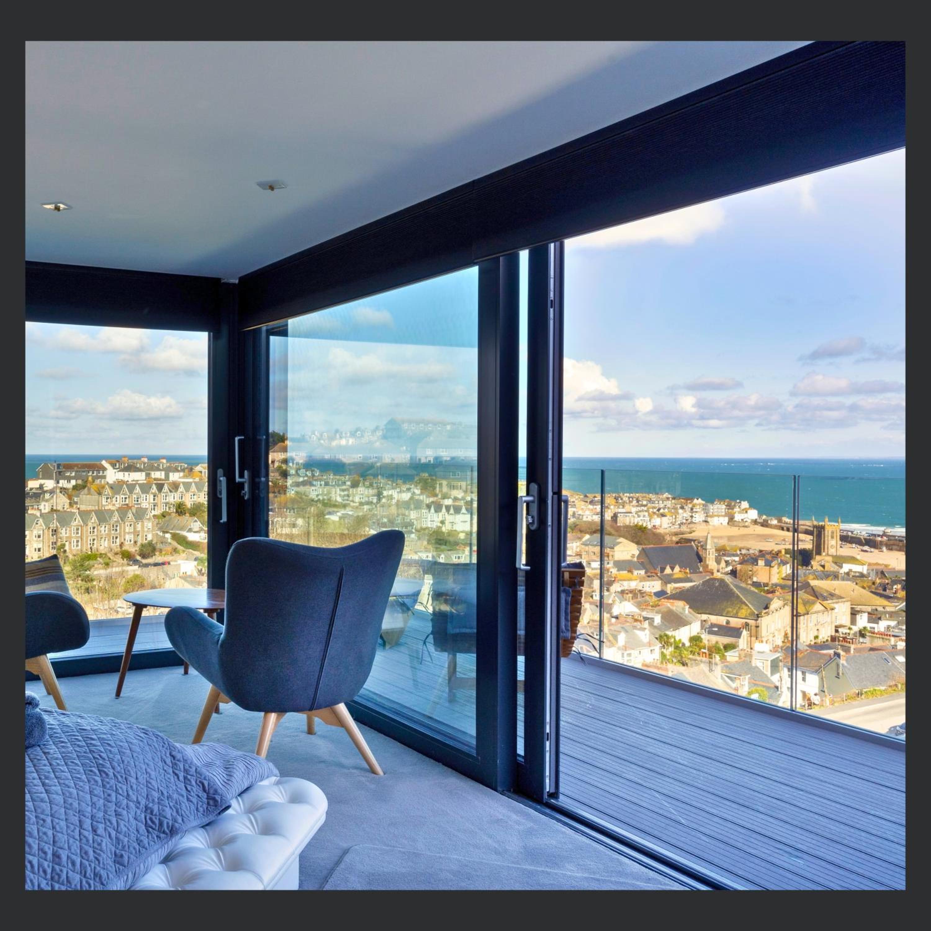 Uno St Ives 24/26