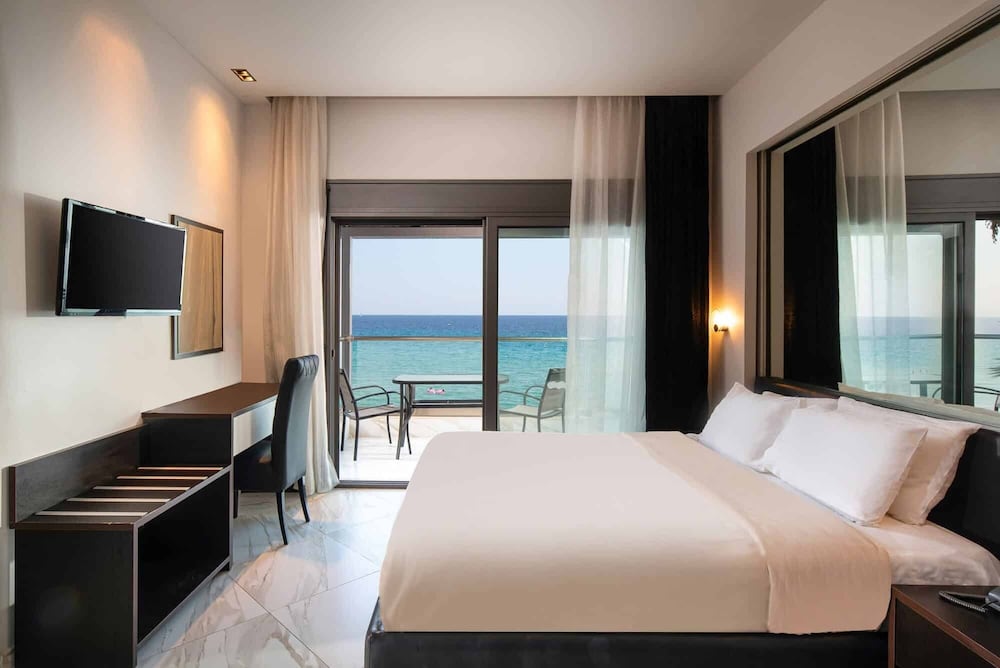 Flegra Beach Boutique Apartments 8/48