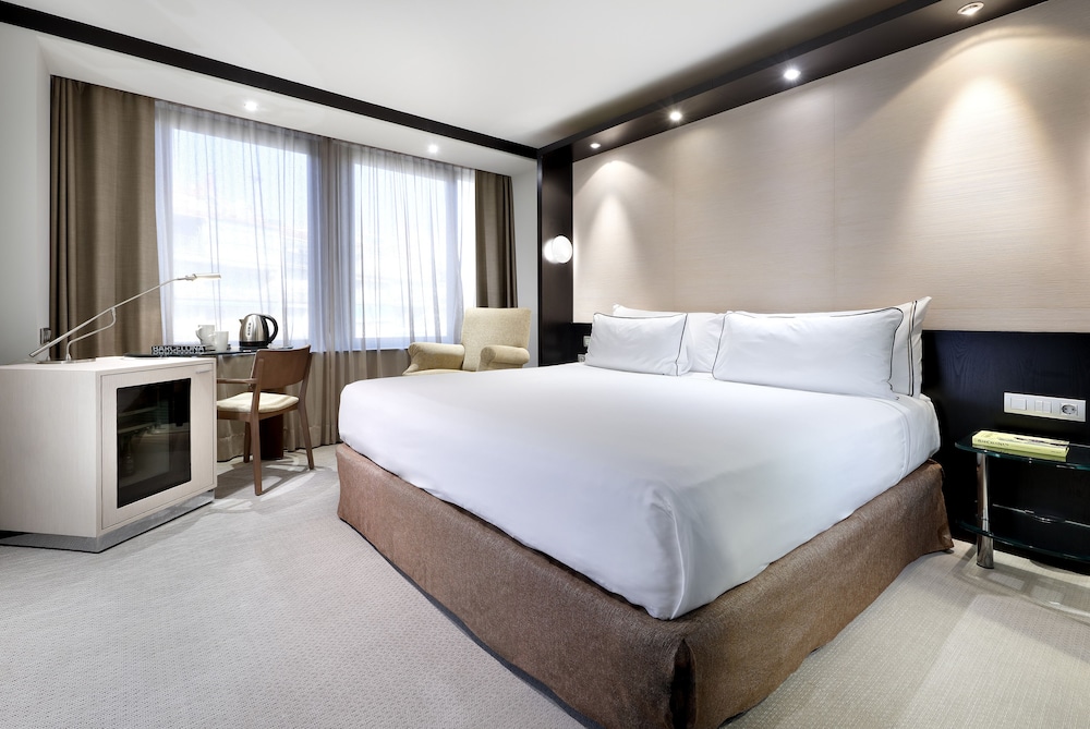 MELIA BARCELONA SARRIA 19/63