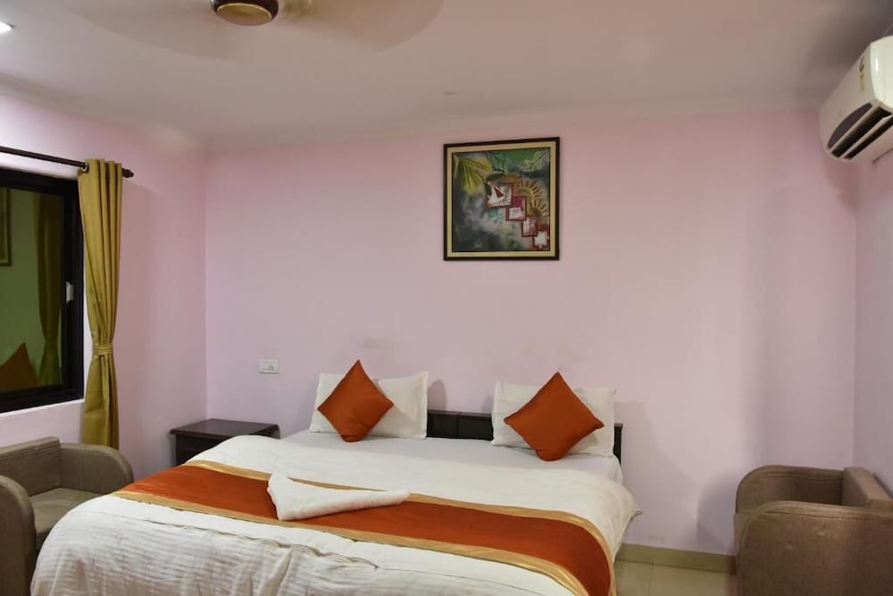 Hotel Sarweshwary 20/47