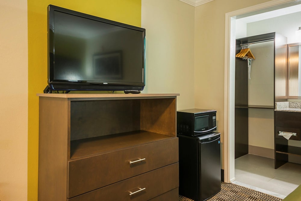 Quality Inn Deridder, LA 34/38
