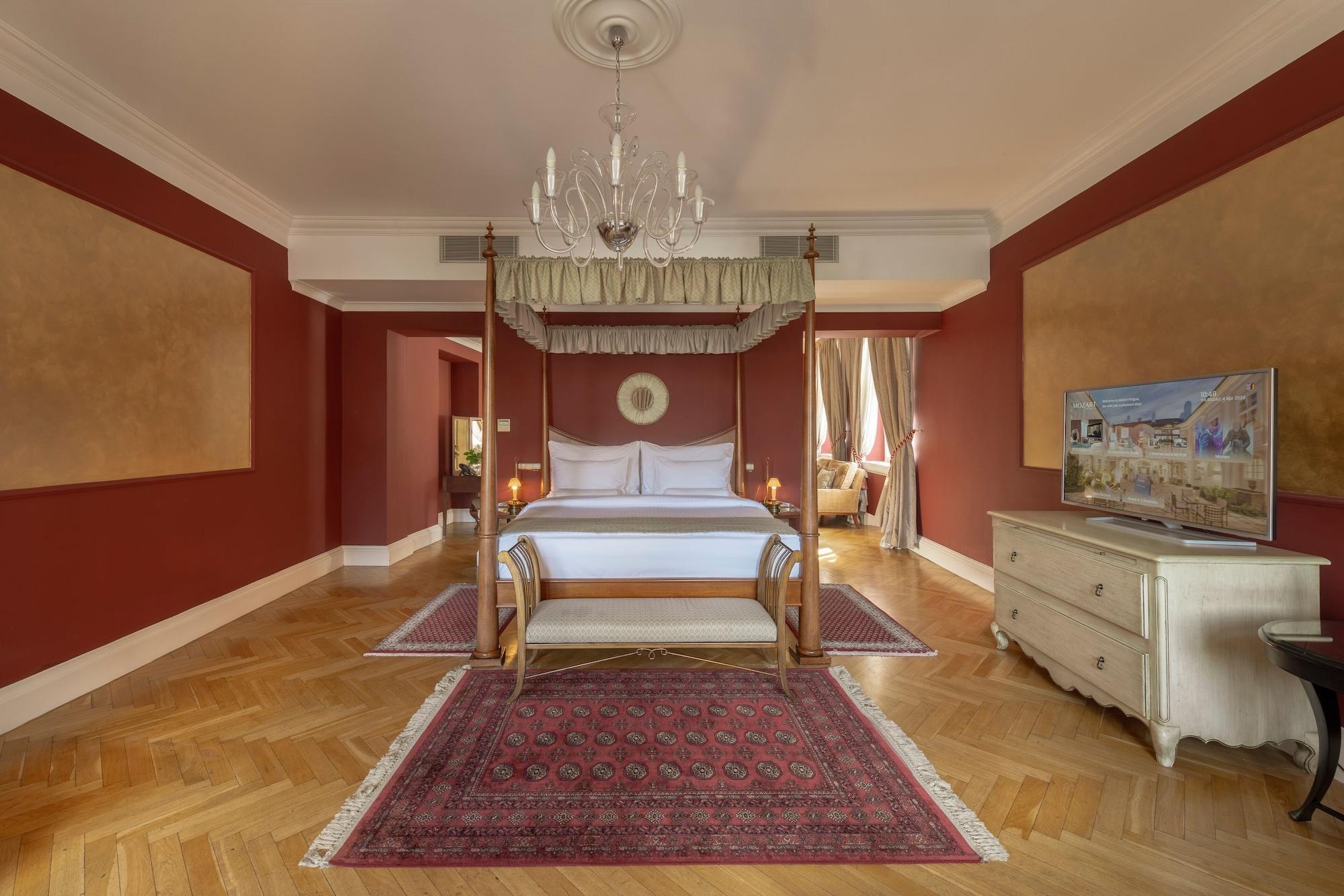 Executive, Suite, King Bed, River and Castle Bridge View, River View