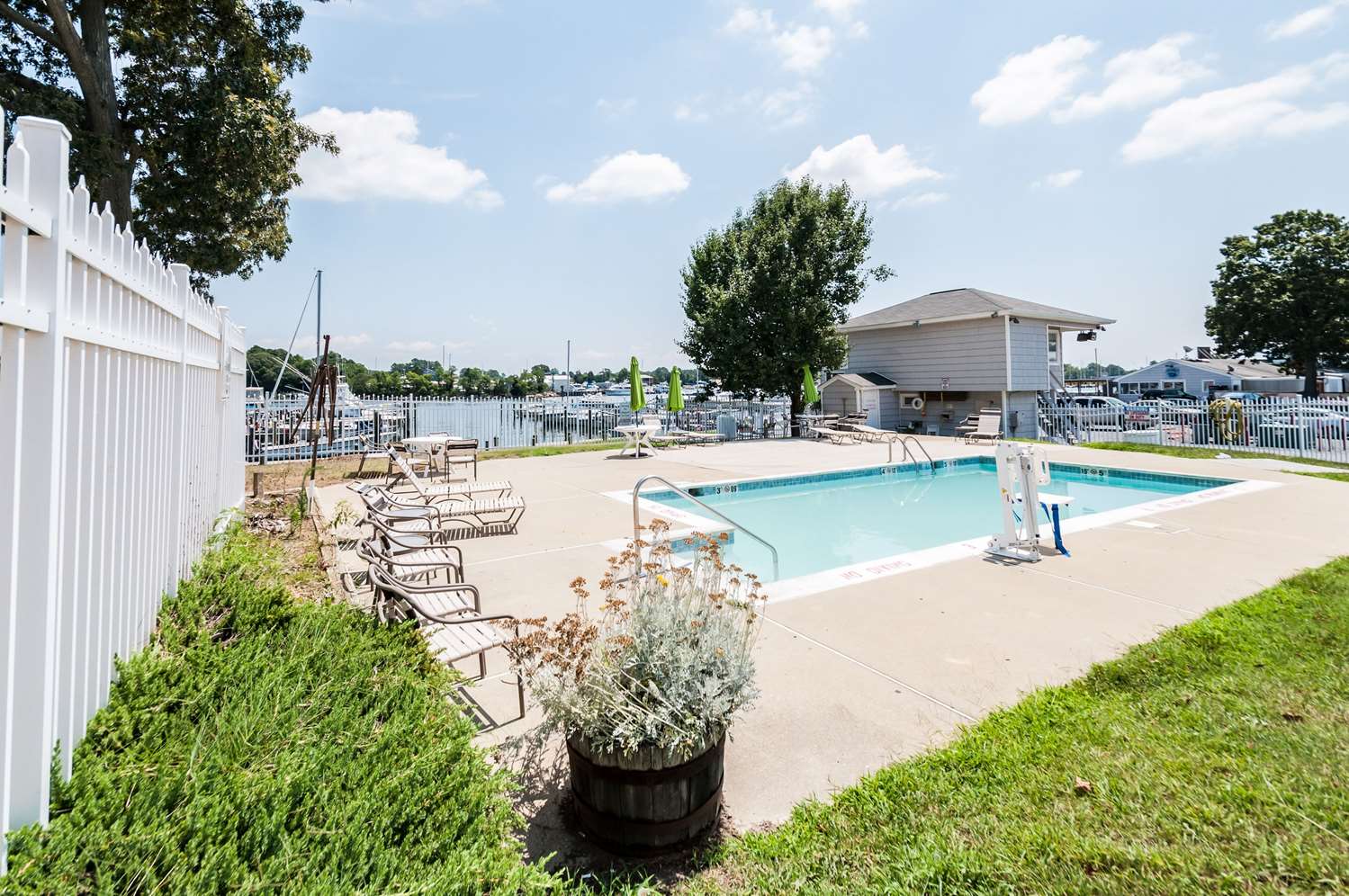 Quality Inn Solomons - Beacon Marina 22/25
