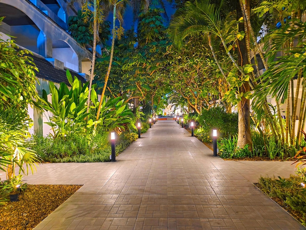 Pooh Beach Resort and Spa 50/57