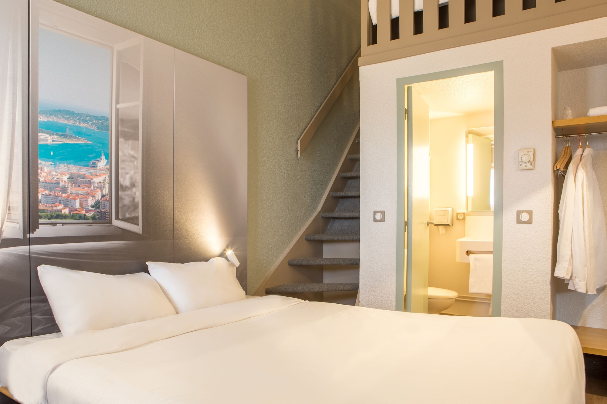 Room, Quadruple, Double and Twin Beds