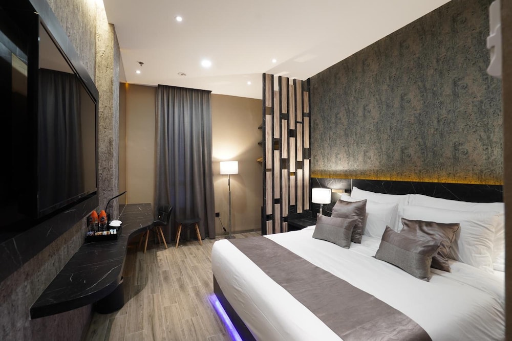 De Paris Hotel 14/47