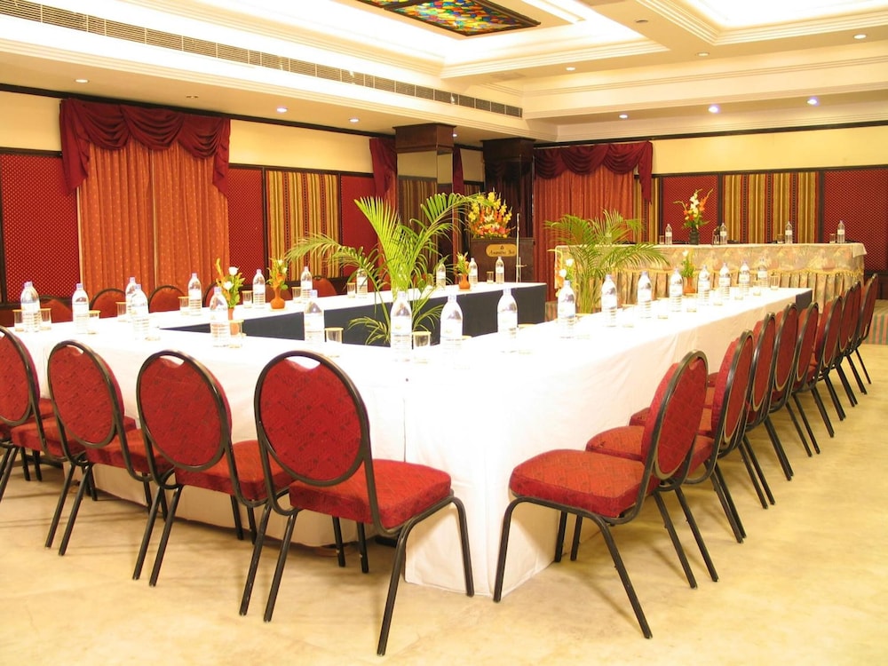Anandha Inn Pondicherry 35/48