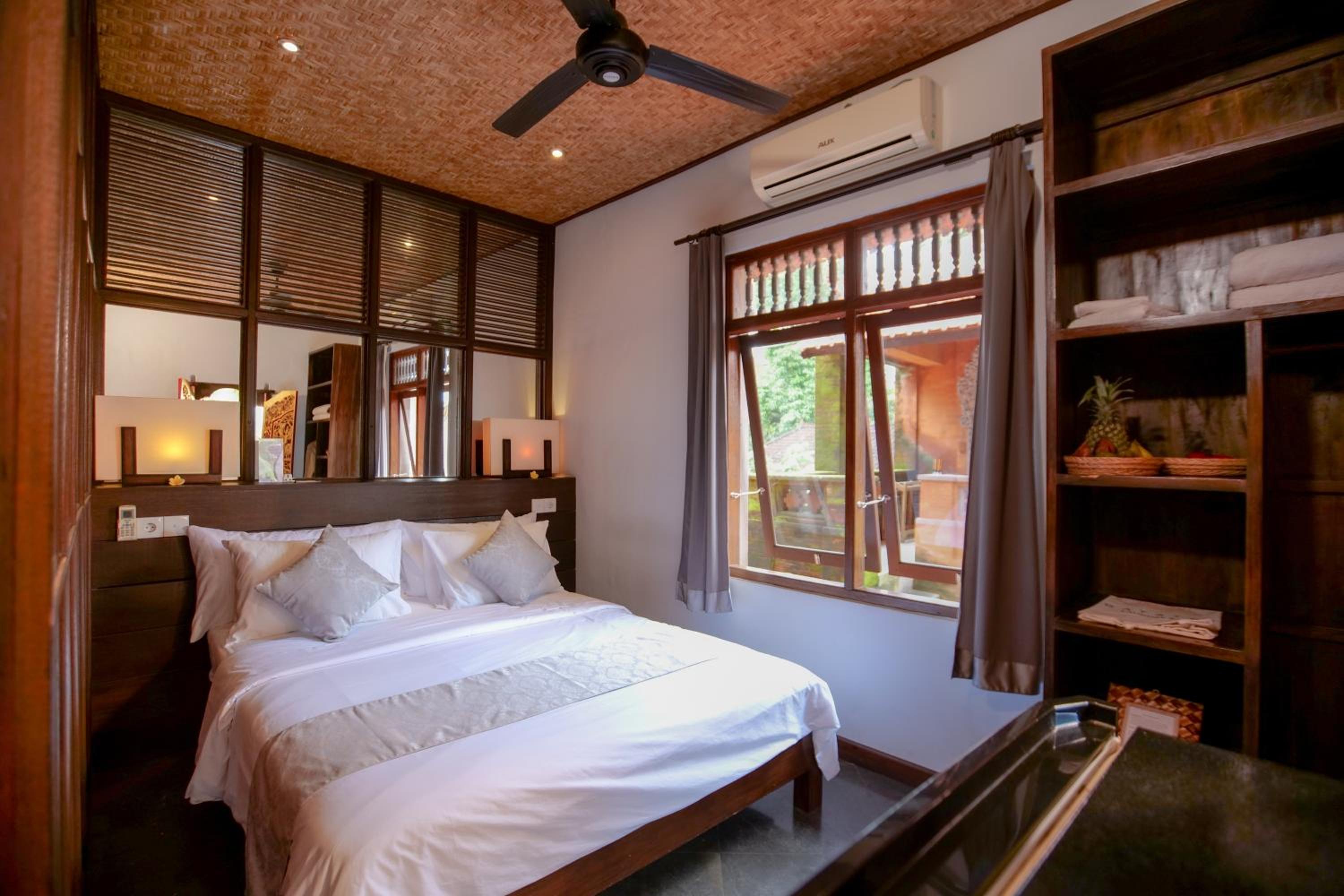 Room, Double Bed, Balcony