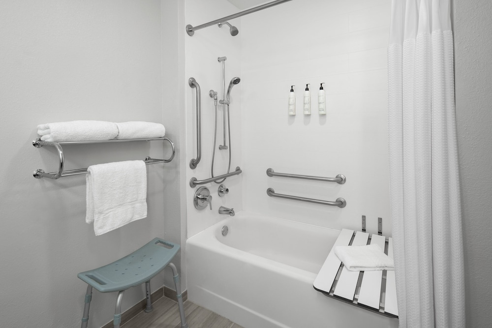 Studio, King Bed, Sofa, Accessible