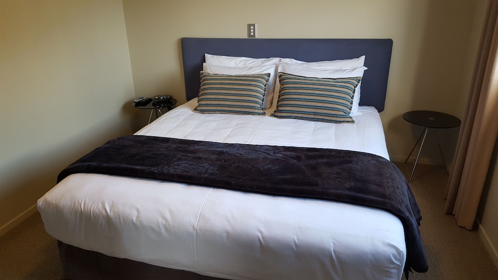 1 BEDROOM, APARTMENT