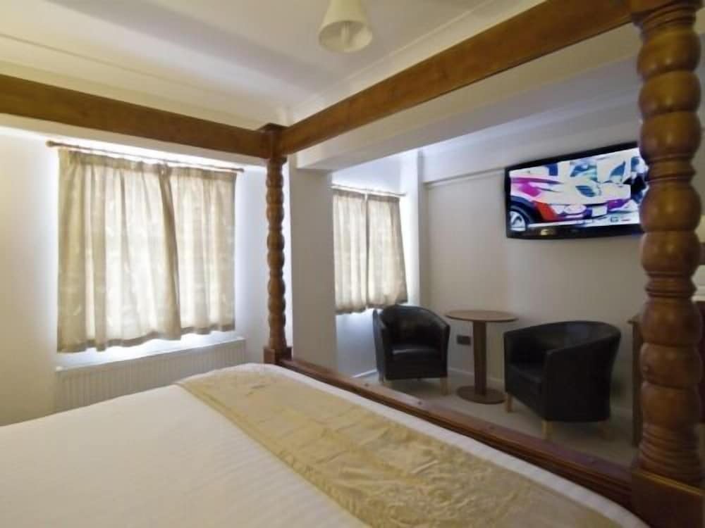 Royal Hotel 17/38