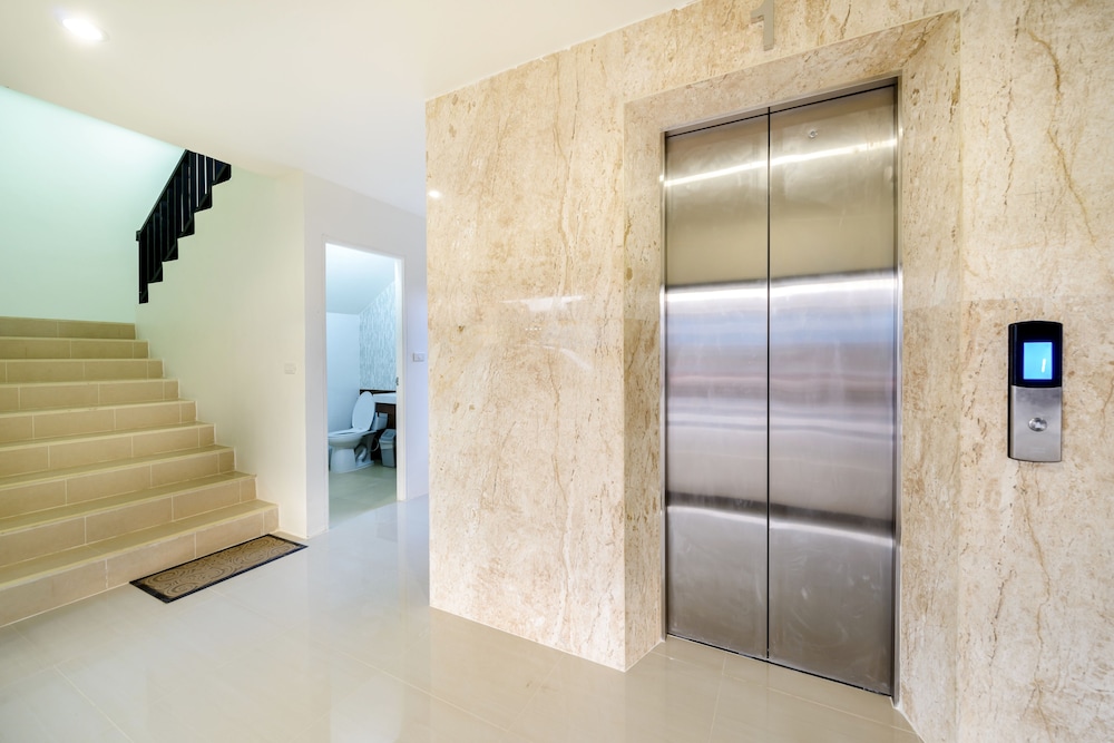 The Topaz Residence 32/40