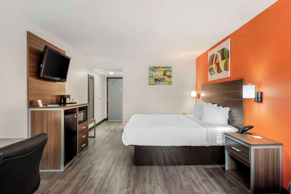 Standard, King Bed, Best Western Statesville Inn 2/9