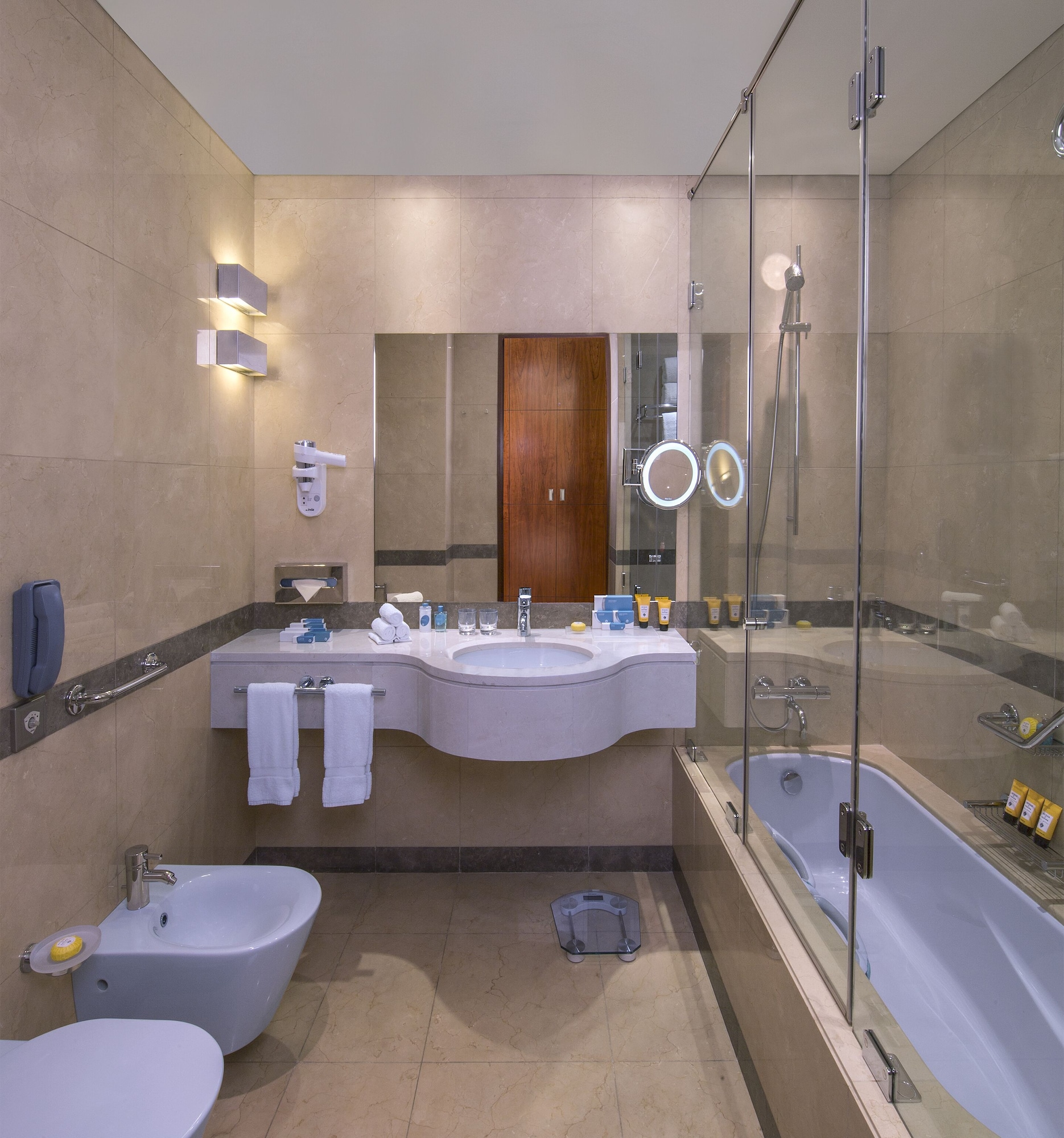 جناح بزنس بسرير كينج، La Cigale Hotel 3/5