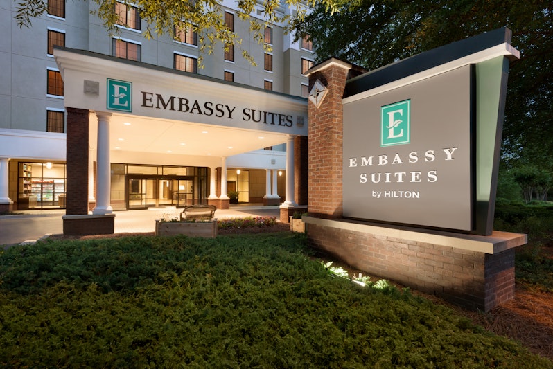 Embassy Suites By Hilton Atlanta Alpharetta 7/82