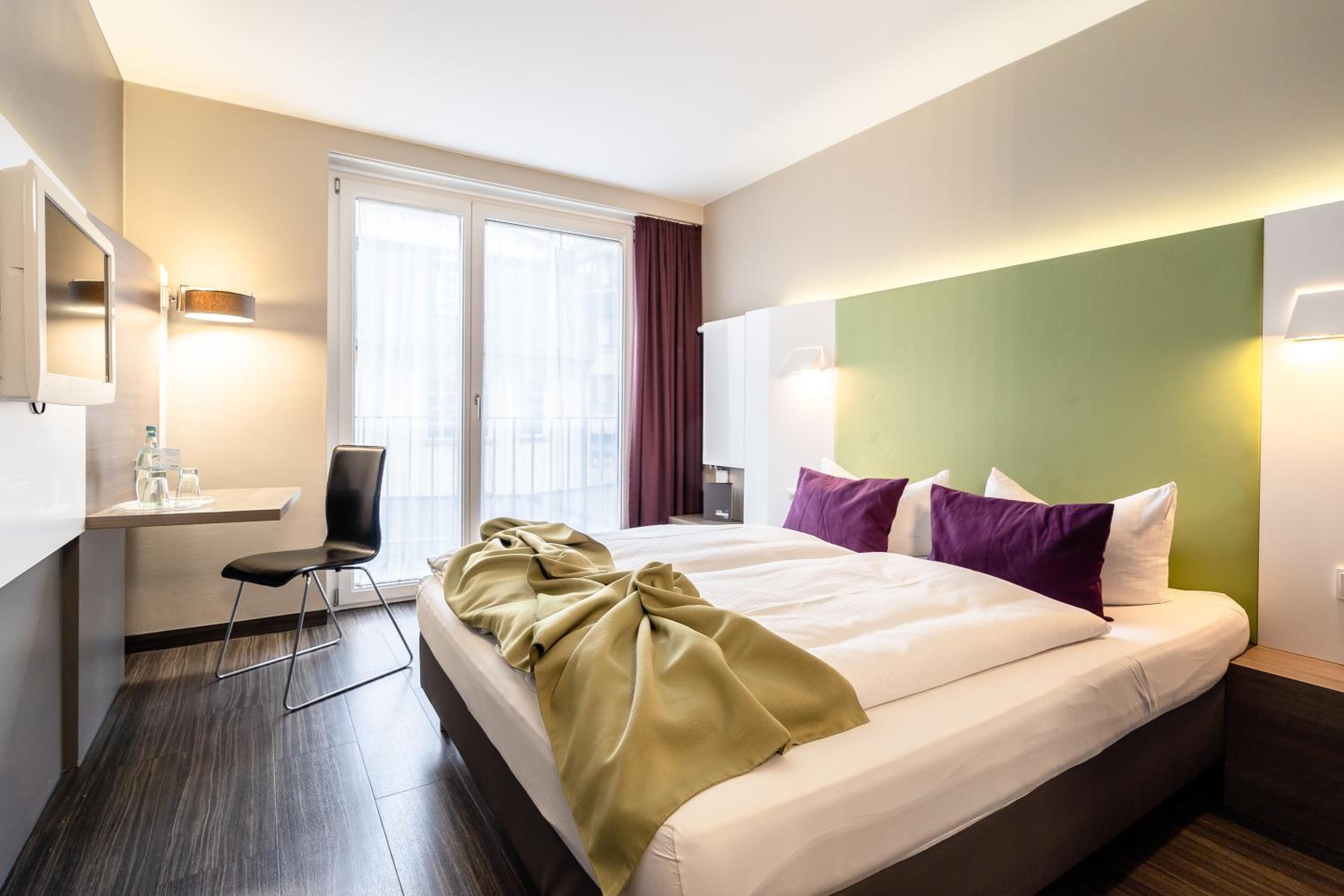 Room, Double Bed