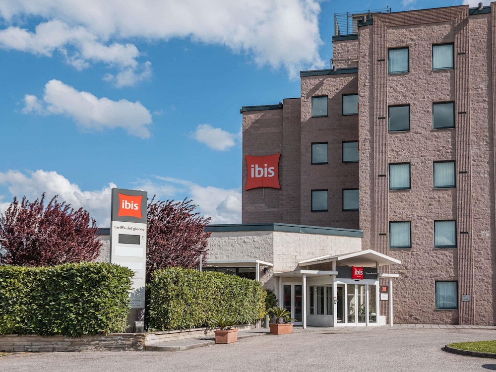 IBIS FIRENZE PRATO EST 10/73