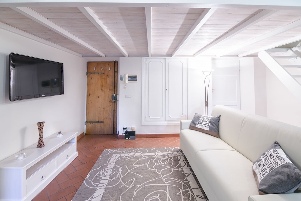 San Niccolo Loft 7/16