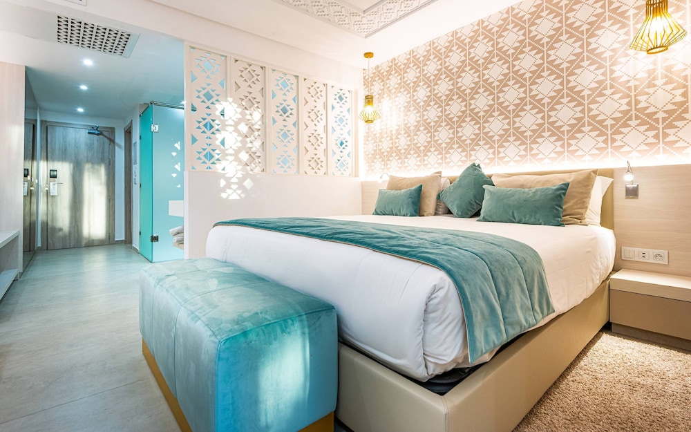 Junior Suite Swim Up