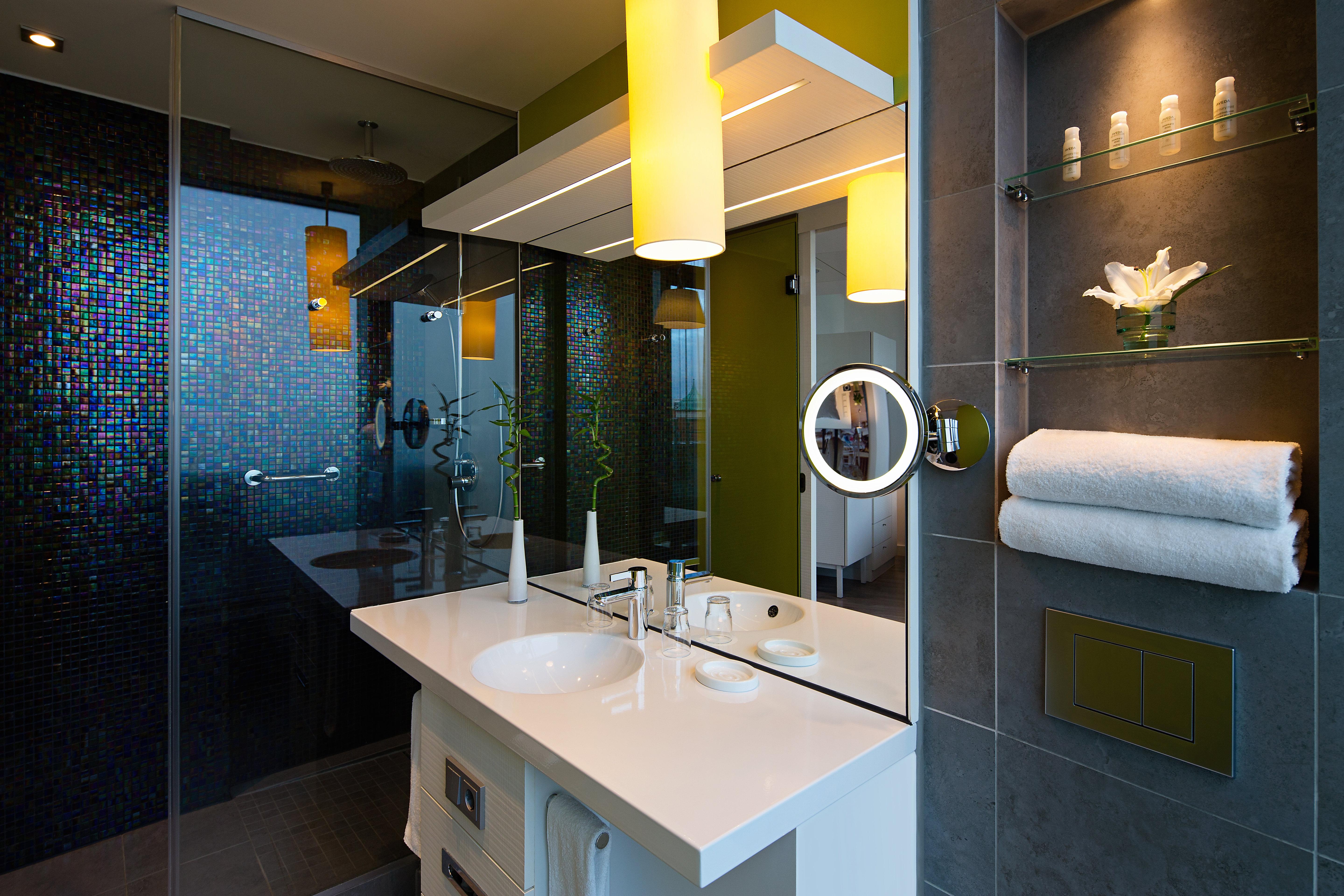 غرفة بسريرين مزدوجين، Hotel Indigo Berlin Ku Damm 3/4