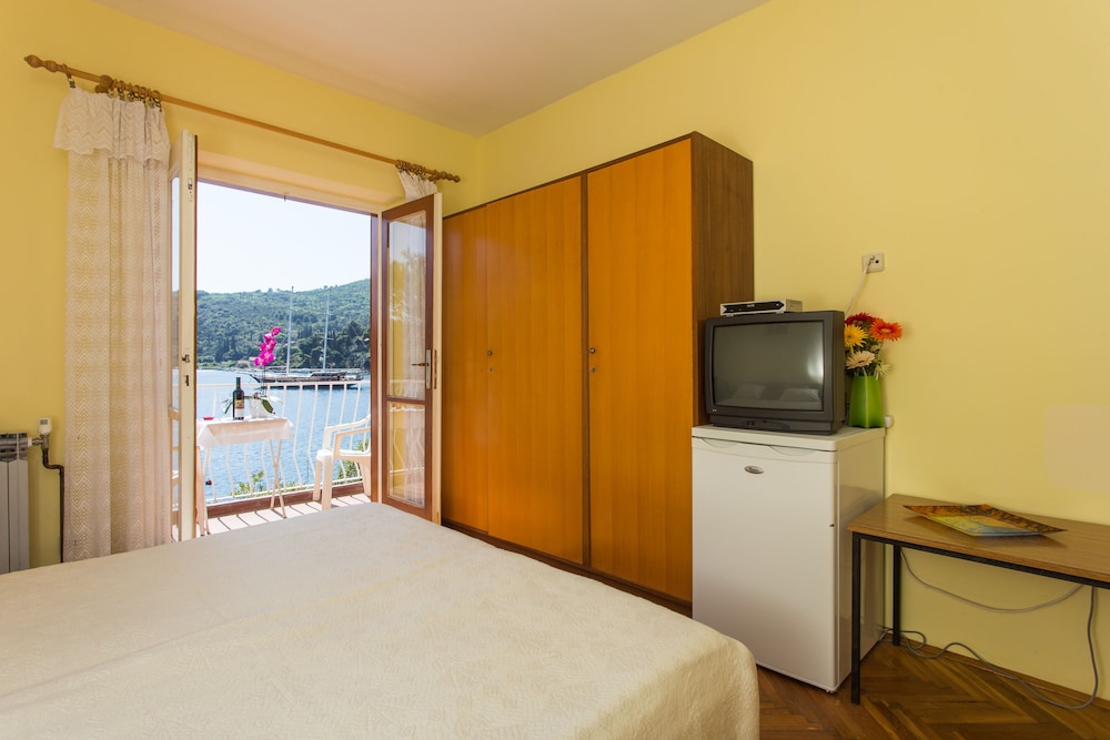 Villa Malfi 10/71
