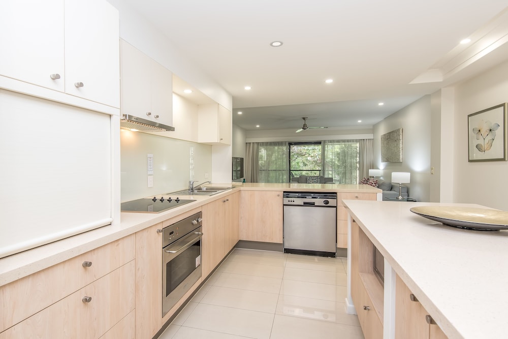 Noosa Springs Golf Resort Spa 57/65